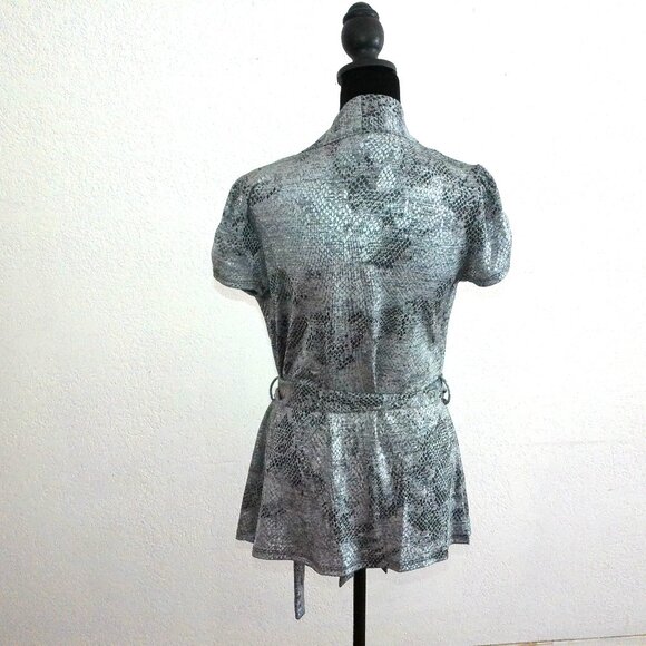 Gray/silver tank top front attached to shirt, with snake skin prints - Picture 5 of 7